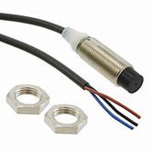 Sensor de proximidad inductivo M18, sin blindaje, distancia de sensado 16mm, PNP NC, conector M12