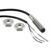 Sensor de proximidad, tamaño M8 doble, sin blindaje, distancia de sensado 4mm, voltaje de operación 10-30Vdc, cable 2m, configuracion salida NPN, operación NA, cuerpo corto