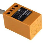 Sensor de proximidad rectangular, sin blindaje, distancia de sensado 2mm, fuente de voltaje 12-24Vdc, 3 hilos, salida NPN, operación NA, cable 2 m